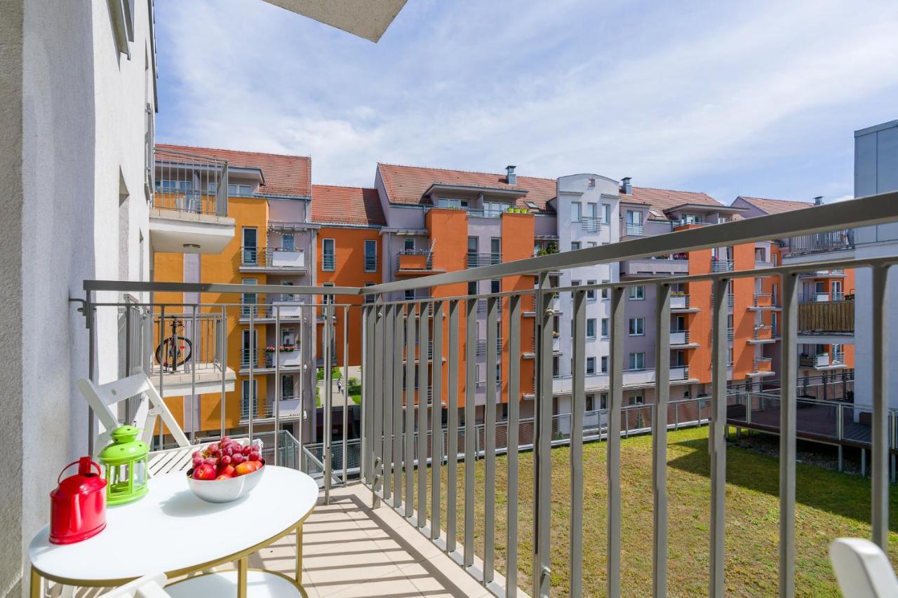 Sleepway Apartments- Garbary 100-46 Poznan Luaran gambar