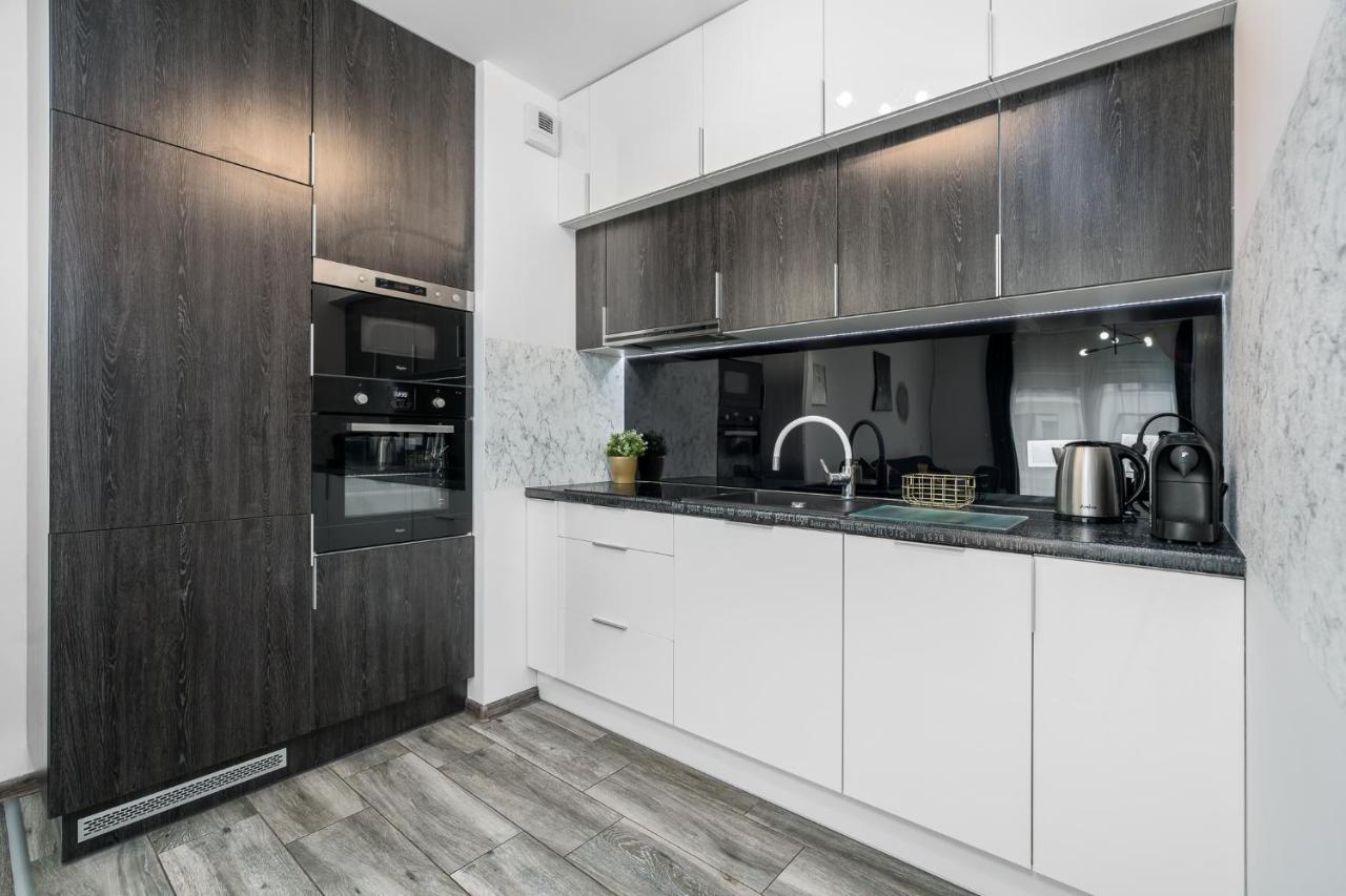 Sleepway Apartments- Garbary 100-46 Poznan Luaran gambar